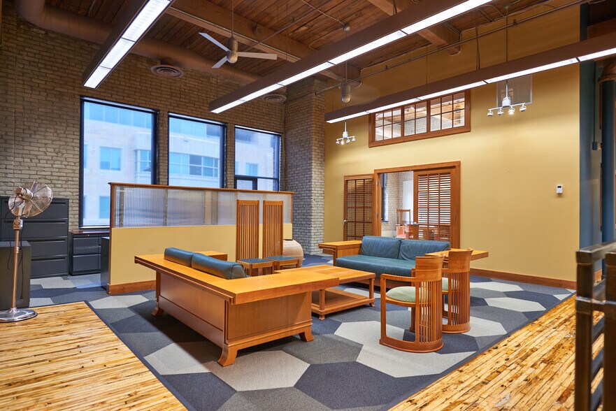 More Photos Of 1201 Harmon Pl, Minneapolis Office For Lease