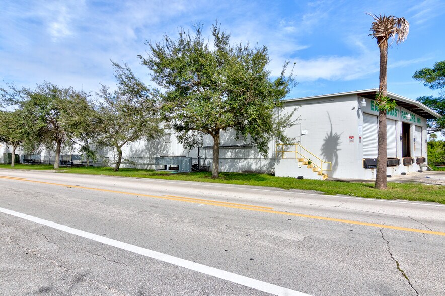 More Photos Of 2130 N Old Dixie Hwy, Fort Pierce Warehouse For Sale