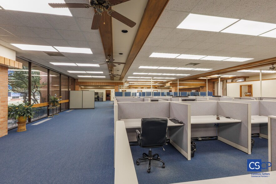 More Photos Of 855 W Ash Ave, Duncan Office For Sale