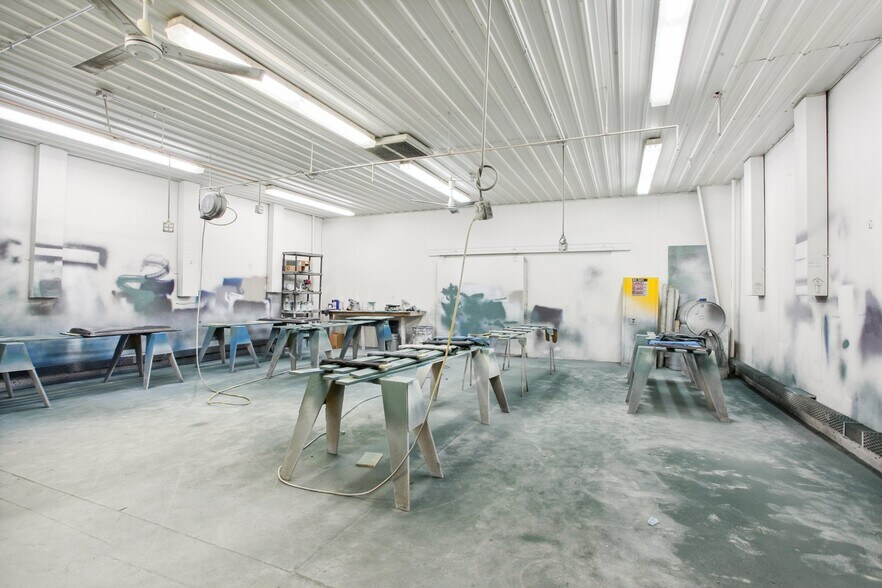 More Photos Of 711 S Bowen St, Longmont Warehouse For Lease