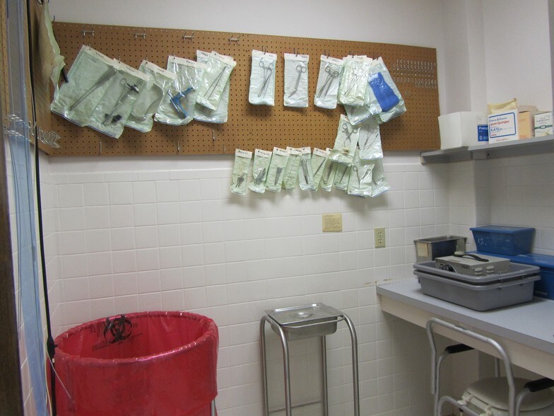 More Photos Of 1205-1211 W Austin St, Port Lavaca Office For Lease