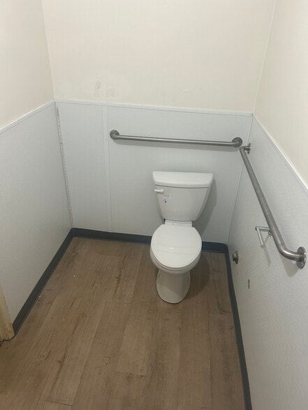 More Photos Of 1026 S Gerhart Ave, Commerce Warehouse For Sale