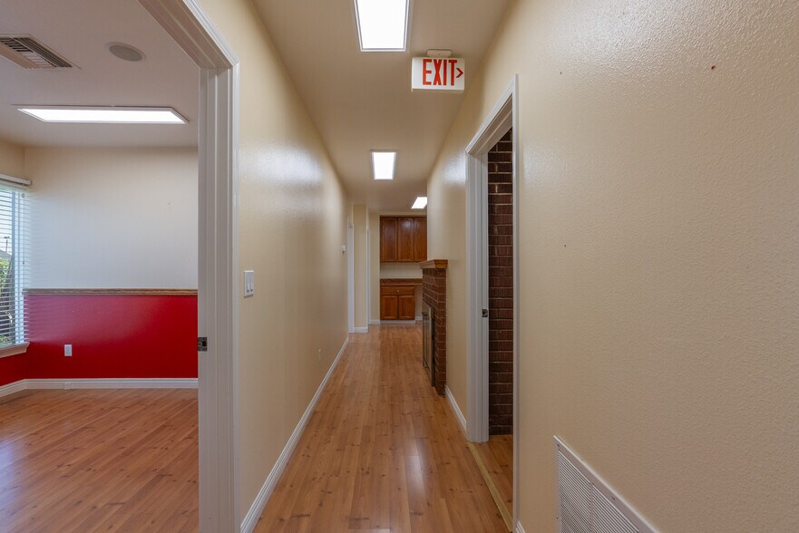More Photos Of 19361 Beach Blvd, Huntington Beach Medical For Lease