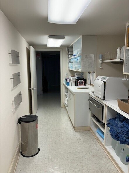 More Photos Of 2204 Crestmoor Rd, Nashville Medical For Lease