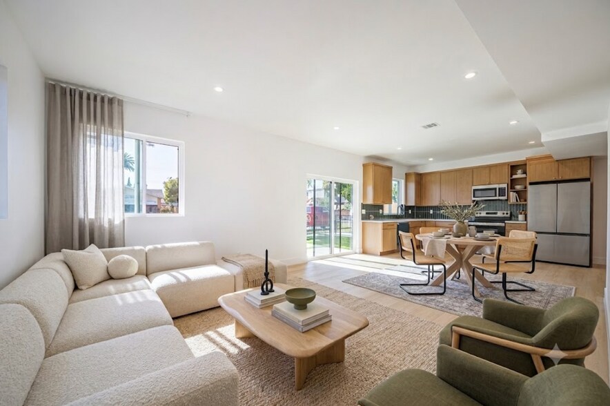 More Photos Of 2938 S Sycamore Ave, Los Angeles Apartments For Sale