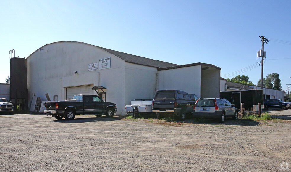 More Photos Of 701 1st St, Farmington Warehouse For Sale