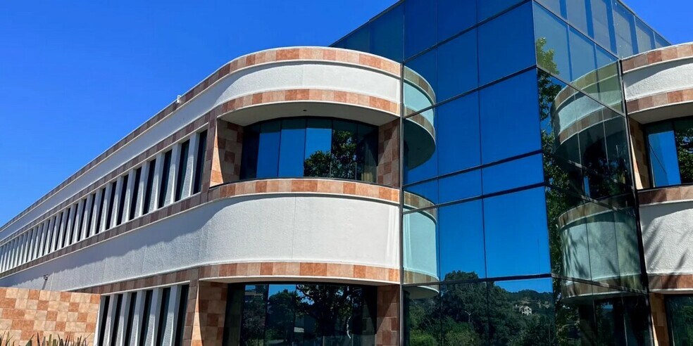 More Photos Of 220 Campus Ln, Fairfield Medical For Lease