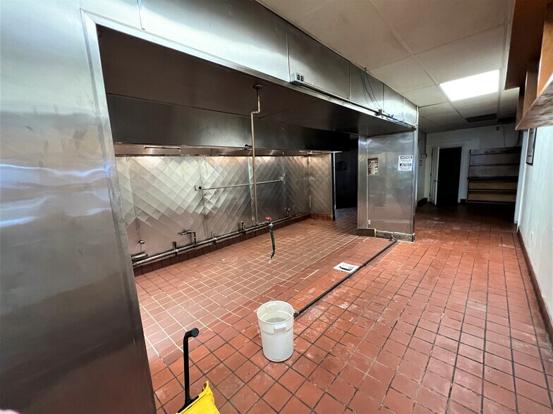 More Photos Of 5185 State Route 30, Greensburg Restaurant For Lease