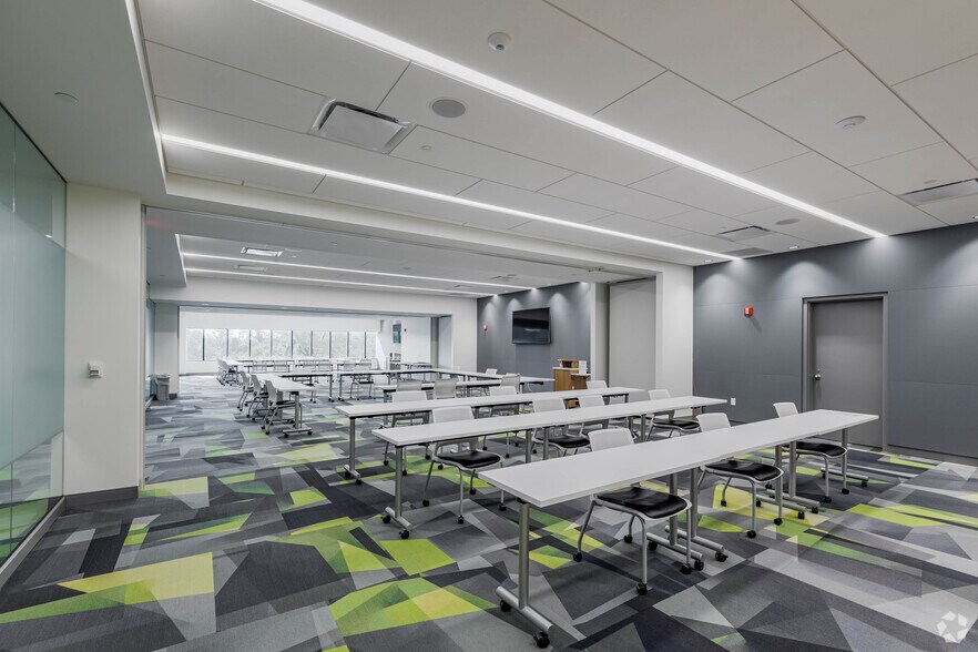 More Photos Of 4350 Northern Pike, Monroeville Office Residential For Lease