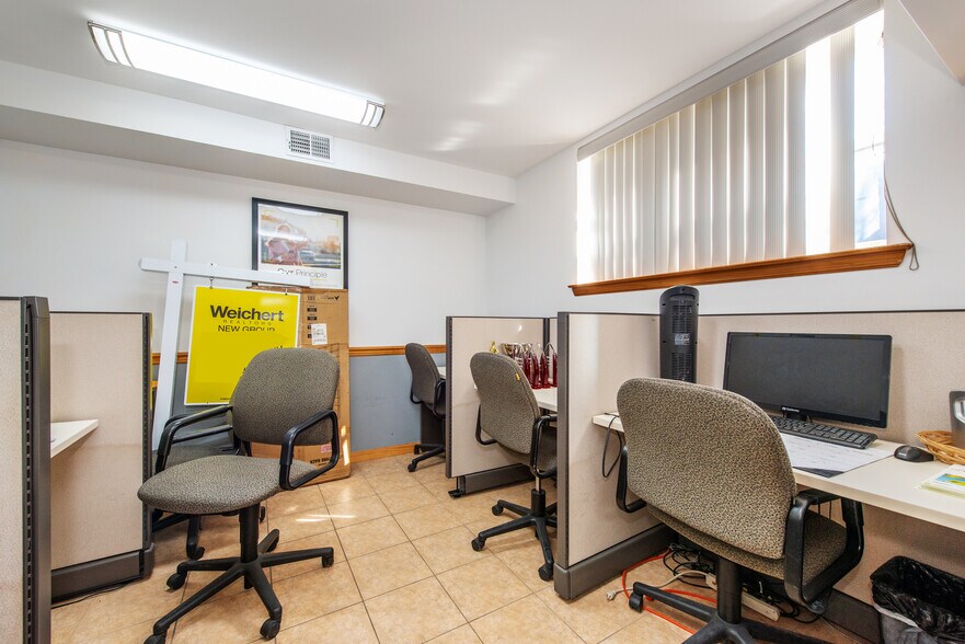 More Photos Of 237 Adams St, Newark Office For Sale