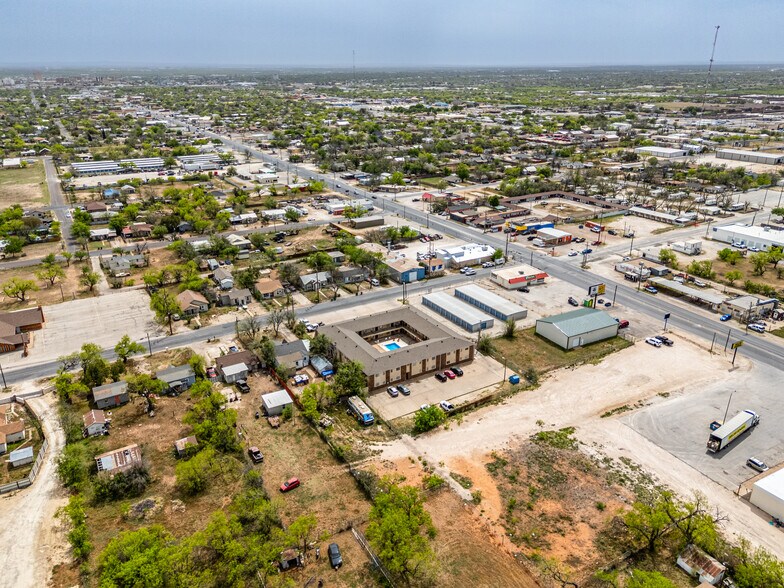 More Photos Of 12 E 29th St, San Angelo Apartments For Sale