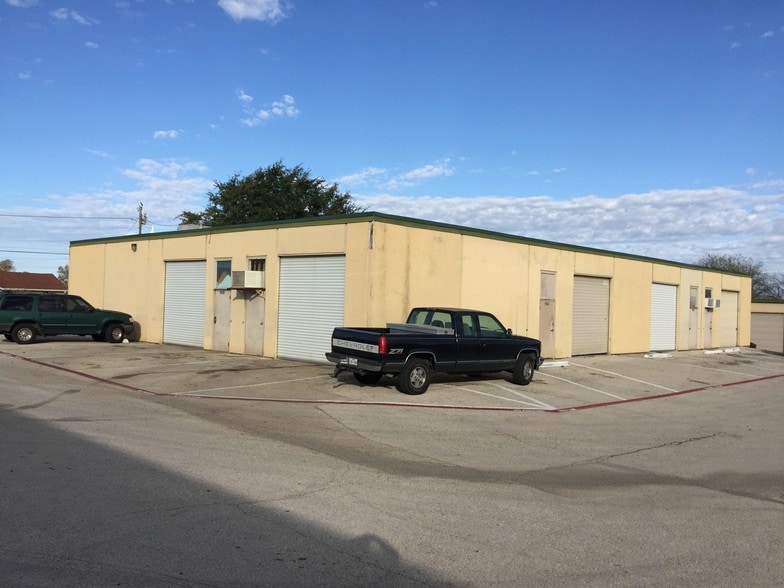 More Photos Of 222 Church St, DeSoto Unknown For Lease