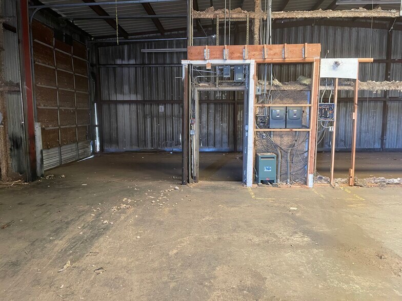 More Photos Of 2805 E 6th Ave, Stillwater Manufacturing For Sale