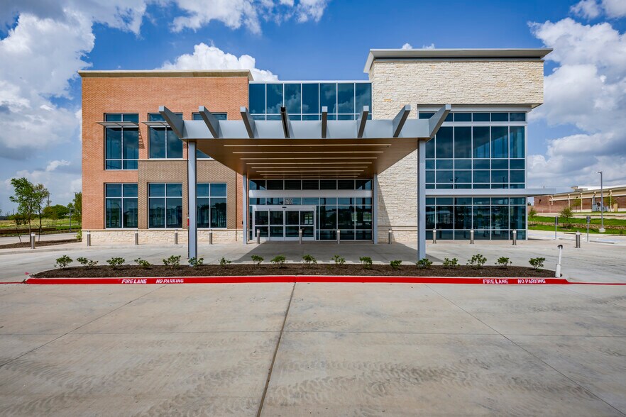 More Photos Of 6700 Dallas Pky, Frisco Medical For Sale
