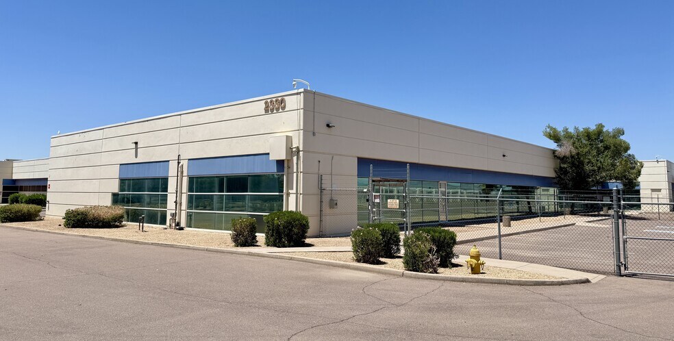 More Photos Of 2330 E Jones Ave, Phoenix Flex For Lease