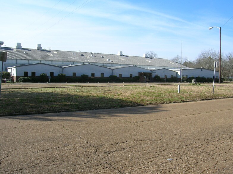 More Photos Of 100 Tubb Ave, West Point Industrial For Sale