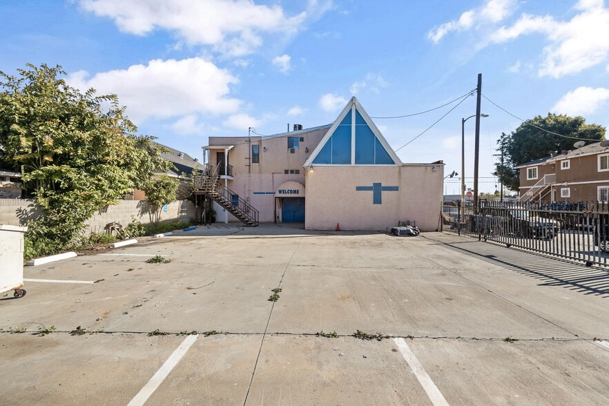 More Photos Of 10527 Compton Ave, Los Angeles Religious Facility For Sale