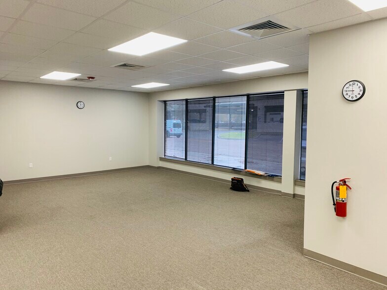 More Photos Of 1809 24th Ave, Gulfport Storefront Retail Office For Lease