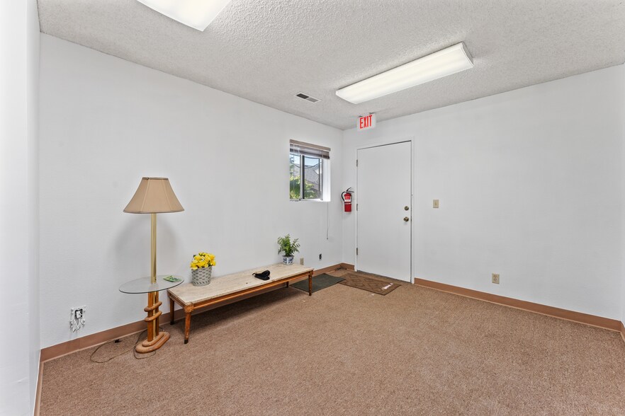 More Photos Of 235 W Pueblo St, Reno Research And Development For Lease