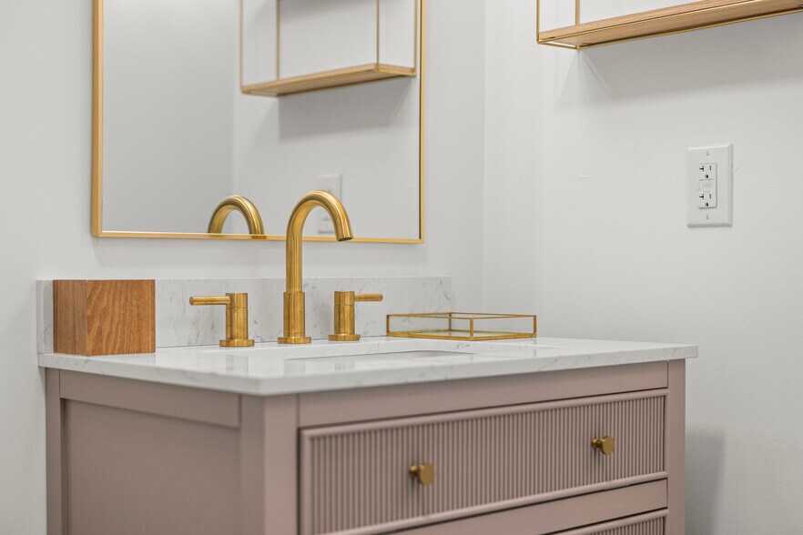 More Photos Of 9-13 Broadway St, Asheville Storefront Retail Office For Sale