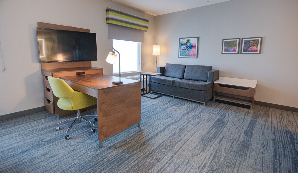 More Photos Of 4617 7th St, Bay City Hotel For Sale