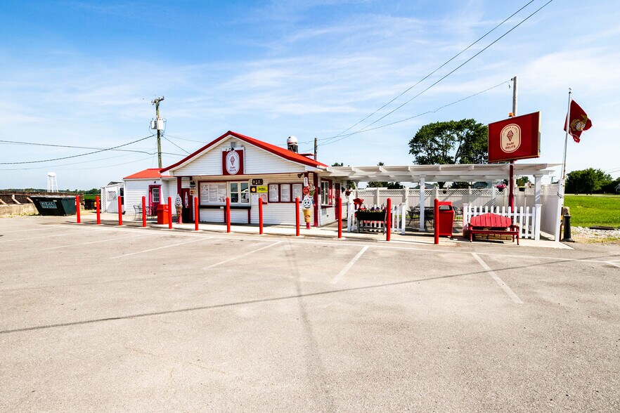 More Photos Of 961 E High St, Hicksville Restaurant For Sale