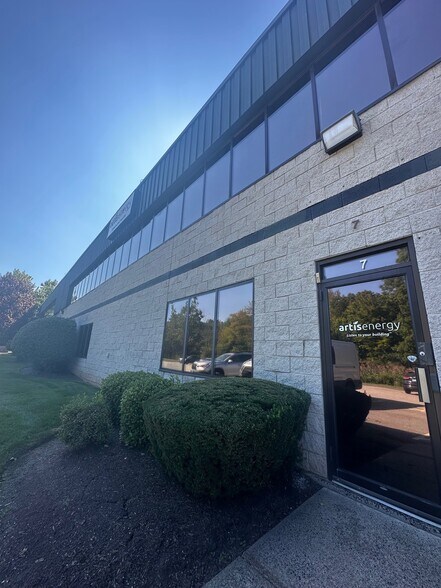 More Photos Of 362 Industrial Park Rd, Middletown Warehouse For Sale
