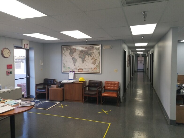 More Photos Of 10701 E Ute St, Tulsa Manufacturing For Sale