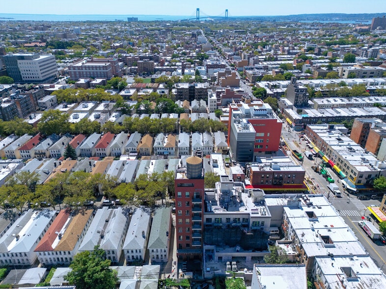 More Photos Of 821 45th St, Brooklyn Office For Lease