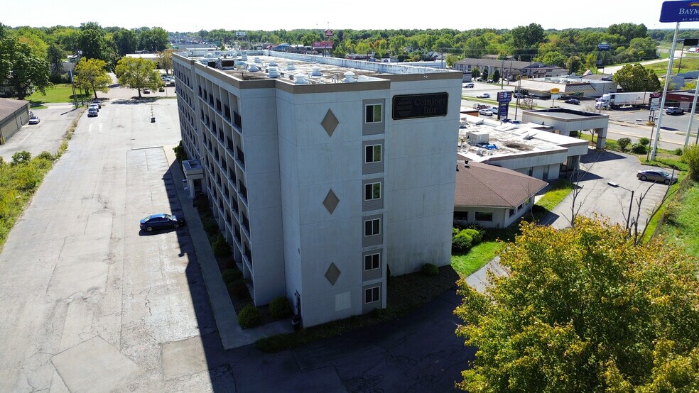 More Photos Of 4055 Belmont Ave, Youngstown Hotel For Sale