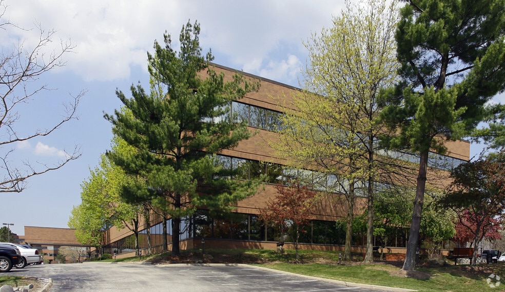 More Photos Of 4700 Rockside Rd, Independence Unknown For Lease