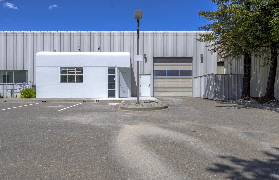 More Photos Of 2995 Dutton Ave, Santa Rosa Warehouse For Lease