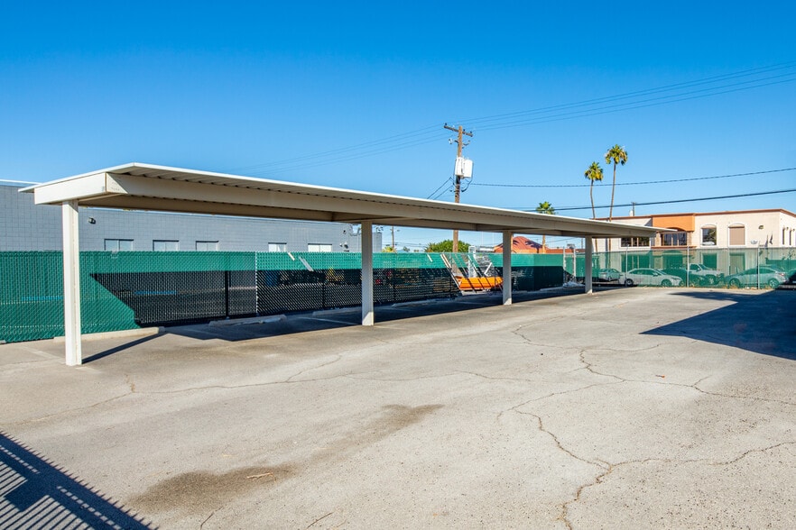 More Photos Of 844 E Sahara Ave, Las Vegas Loft Creative Space For Lease