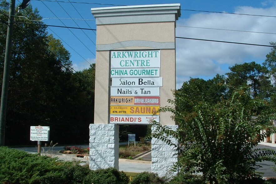 More Photos Of 3975 Arkwright Rd, Macon-Bibb Storefront Retail Office For Lease