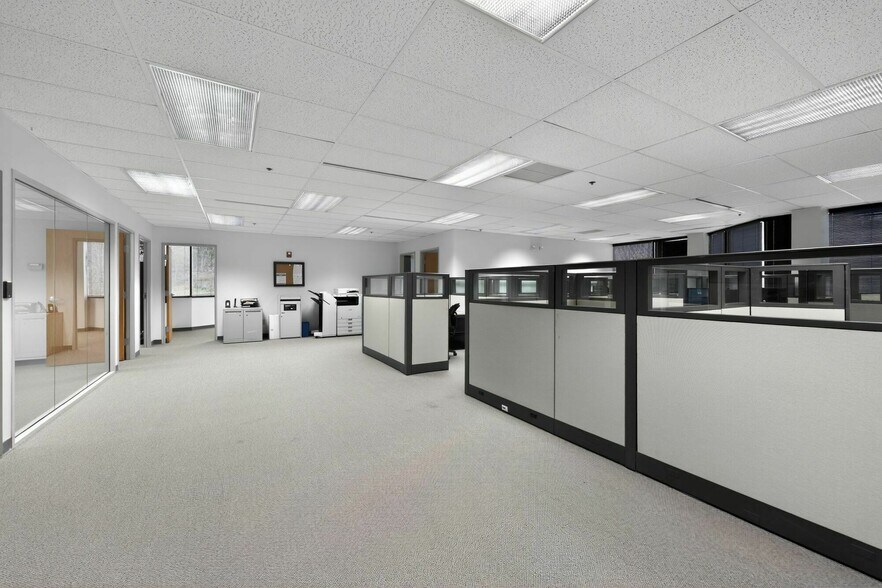 More Photos Of 400 TechneCenter Dr, Milford Office For Sale