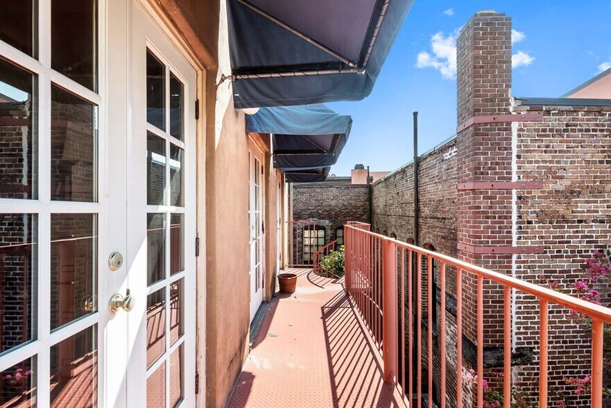 More Photos Of 11 Broad St, Charleston Office Residential For Lease