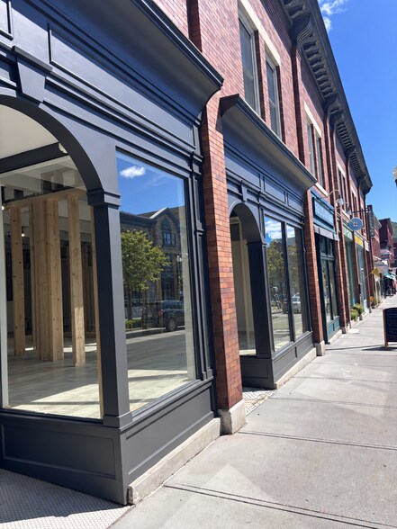 More Photos Of 38 Railroad St, Great Barrington Storefront Retail Office For Lease