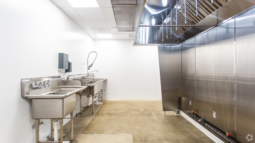 More Photos Of 1282 Essex Ave, Columbus Restaurant For Lease