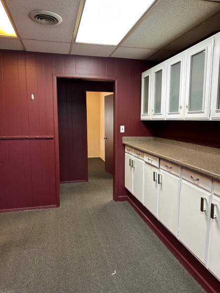 More Photos Of 26440 Southfield Rd, Lathrup Village Office For Lease