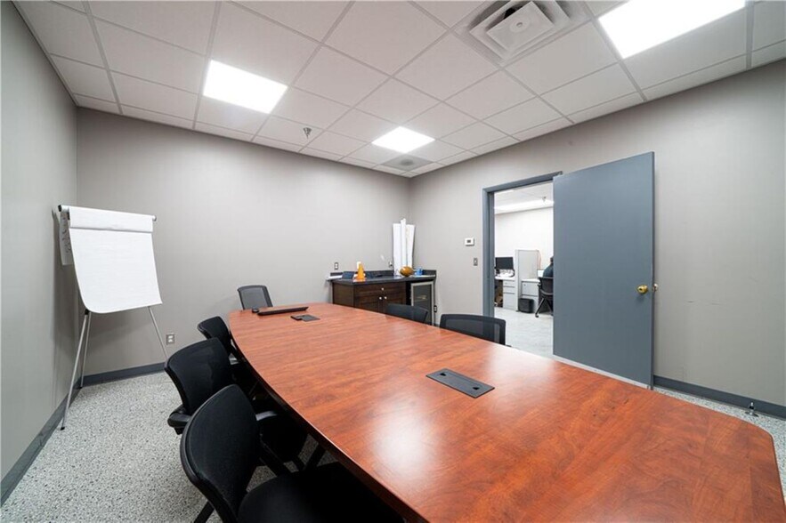 More Photos Of 5326 Lake Ave, Saint Joseph General Retail For Sale