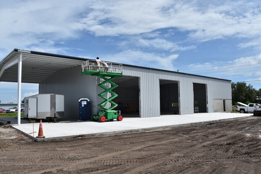 More Photos Of 7125 114th Ave, Largo Warehouse For Lease