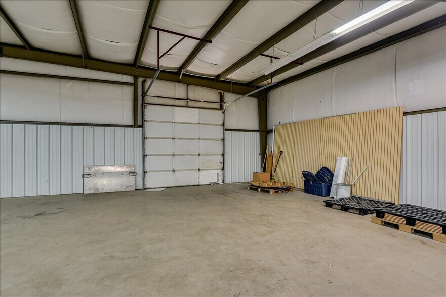 More Photos Of 1002 Commerce, Lincolnton Distribution For Sale