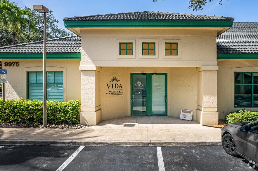 More Photos Of 9975 Tamiami Trl N, Naples Medical For Lease
