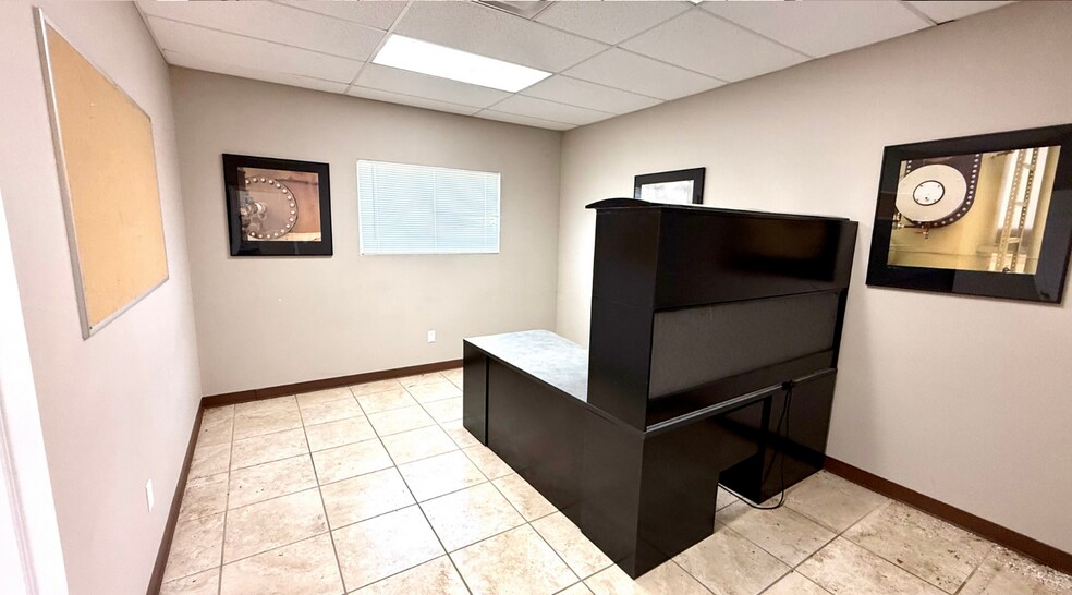 More Photos Of 12920 TX-191 Frontage, Midland Flex For Lease