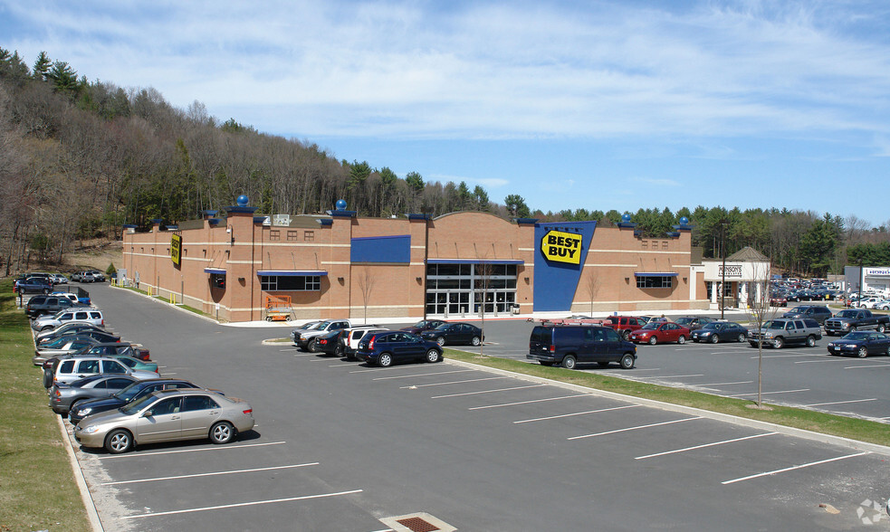 Primary Photo Of 44-46 Albany Tpke, West Simsbury Storefront For Lease