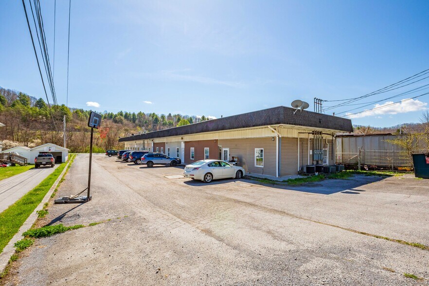 More Photos Of 396 Blue Prince Rd, Bluefield Apartments For Sale