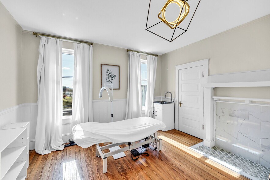 More Photos Of 126 S Spruce St, Winston-Salem Office Residential For Sale