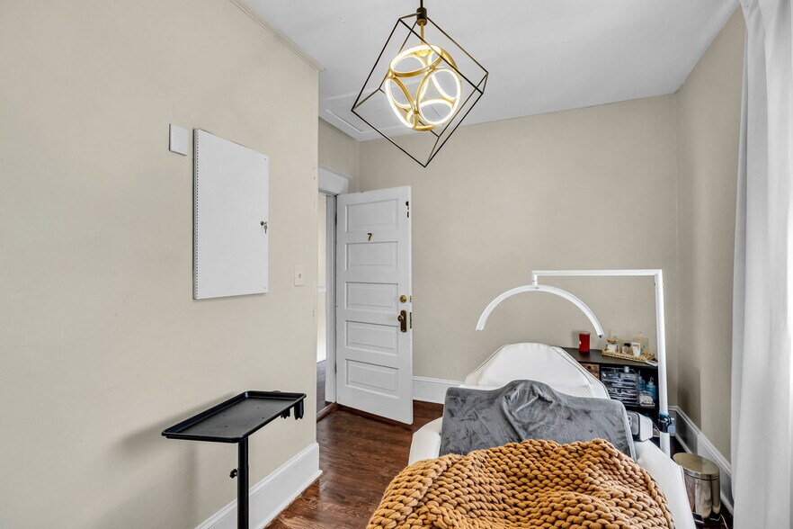 More Photos Of 126 S Spruce St, Winston-Salem Office Residential For Sale