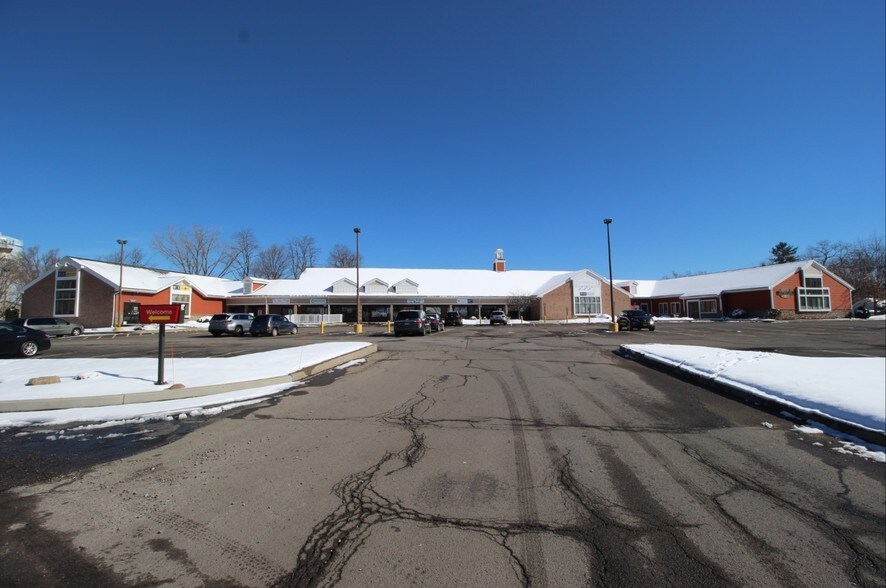 More Photos Of 42 Nichols St, Spencerport Unknown For Lease