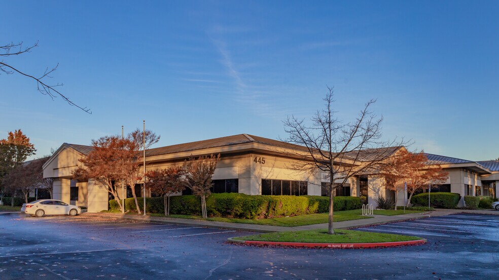 More Photos Of 435-445 Devlin Rd, Napa Research And Development For Lease